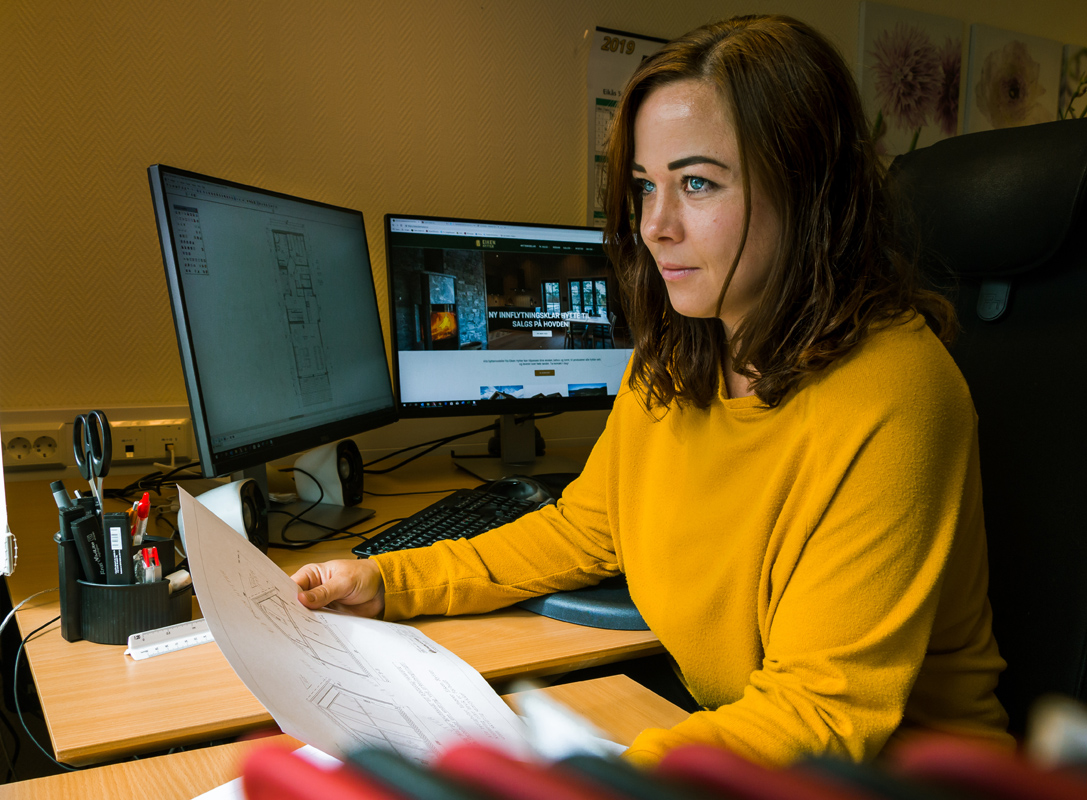 sissel nøkland på arbeidspulten